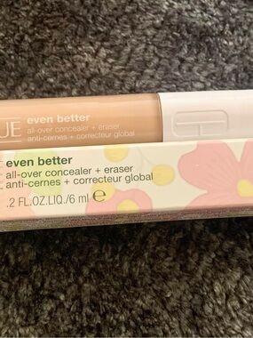 CN 28 - Ivory, Clinique Even Better All-Over Concealer + Eraser